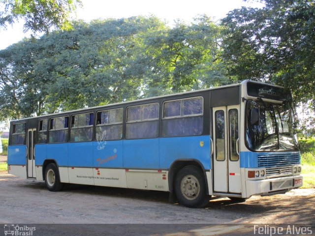 Ônibus Particulares 118 na cidade de Porto Alegre, Rio Grande do Sul, Brasil, por Felipe Alves. ID da foto: 4185173.