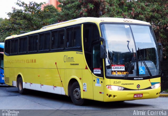 Viação Itapemirim 8549 na cidade de São Paulo, São Paulo, Brasil, por Almir Correia. ID da foto: 4189569.