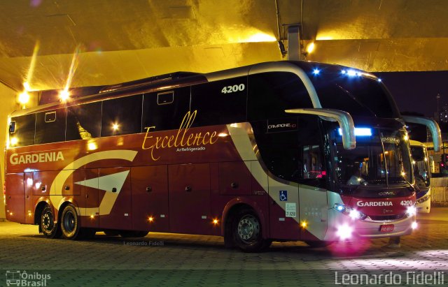 Expresso Gardenia 4200 na cidade de Belo Horizonte, Minas Gerais, Brasil, por Leonardo Fidelli. Número da foto: #4190703.