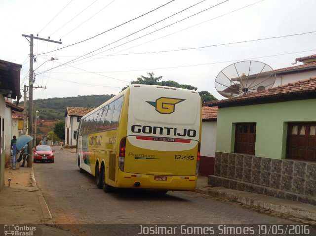 Empresa Gontijo de Transportes 12235 na cidade de Minas Novas, Minas Gerais, Brasil, por Josimar Gomes Simoes. Número da foto: #4200238.