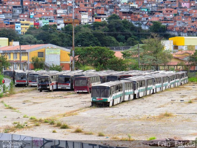 Sucata e Desmanches CBR9526 na cidade de São Paulo, São Paulo, Brasil, por Caio  Takeda. Número da foto: #4206624.