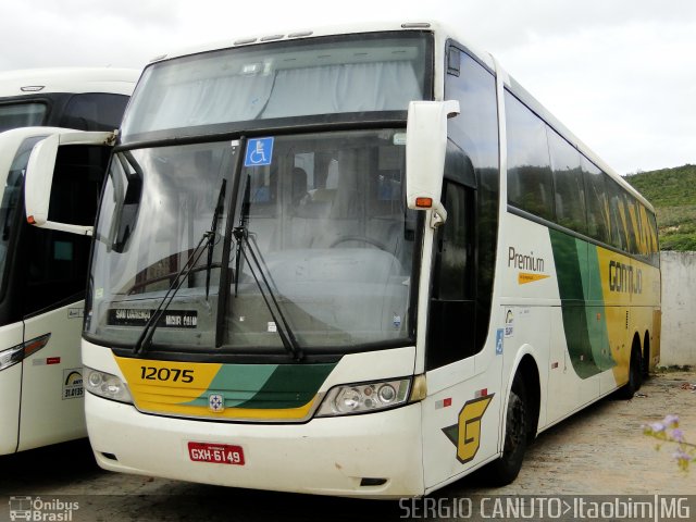 Empresa Gontijo de Transportes 12075 na cidade de Itaobim, Minas Gerais, Brasil, por Sérgio Augusto Braga Canuto. Número da foto: #4215348.