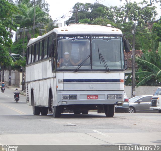 Ônibus Particulares 1589 na cidade de Recife, Pernambuco, Brasil, por Lucas Ramos. Número da foto: #4215429.