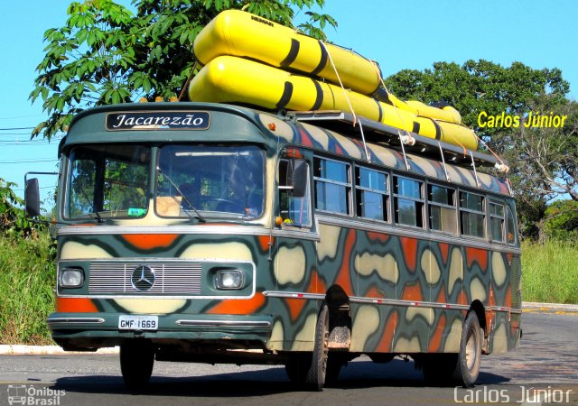 Ônibus Particulares Jacarezão na cidade de Rio Quente, Goiás, Brasil, por Carlos Júnior. ID da foto: 4217972.