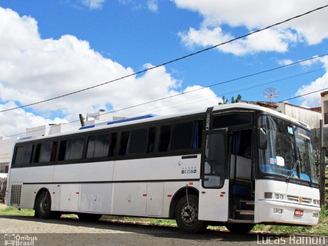 Ônibus Particulares 1070 na cidade de Serra Talhada, Pernambuco, Brasil, por Lucas Ramon. Número da foto: #4221526.