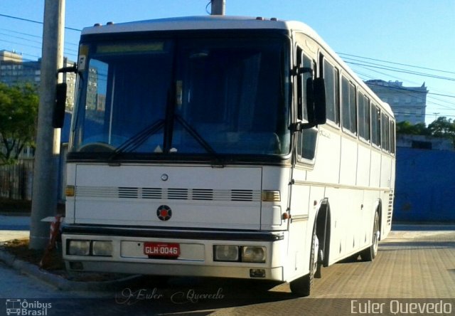 Ônibus Particulares 46 na cidade de Porto Alegre, Rio Grande do Sul, Brasil, por Euler Quevedo. Número da foto: #4225413.