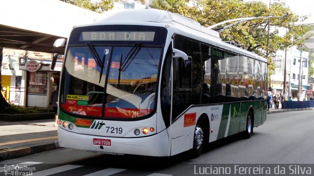 Metra - Sistema Metropolitano de Transporte 7219 na cidade de Santo André, São Paulo, Brasil, por Luciano Ferreira da Silva. ID da foto: 4224048.