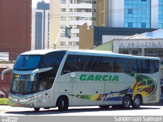 Viação Garcia 7027 na cidade de Curitiba, Paraná, Brasil, por Sanderson Samuel. ID da foto: 4168343.