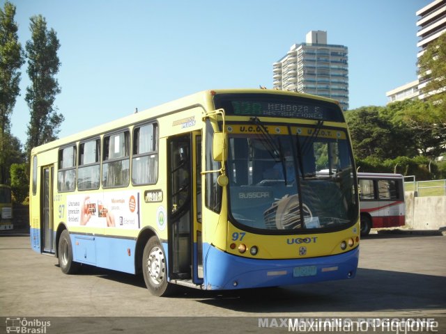 UCOT - Union Cooperativa Obrera de Transporte 97 na cidade de Echaporã, São Paulo, Brasil, por Maximiliano Priggione  Maximilianopriggione. Número da foto: #4172027.