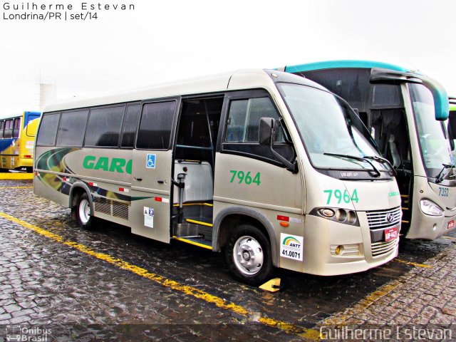Viação Garcia 7964 na cidade de Londrina, Paraná, Brasil, por Guilherme Estevan. Número da foto: #4173598.
