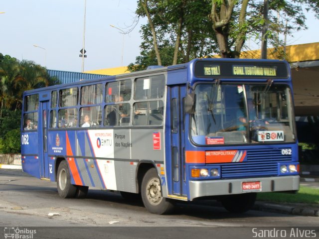 Transportes Coletivos Parque das Nações 062 na cidade de Santo André, São Paulo, Brasil, por Sandro Alves. ID da foto: 4174325.