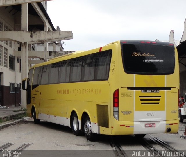 Viação Itapemirim 48135 na cidade de Rio de Janeiro, Rio de Janeiro, Brasil, por Antonio J. Moreira. ID da foto: 4173201.