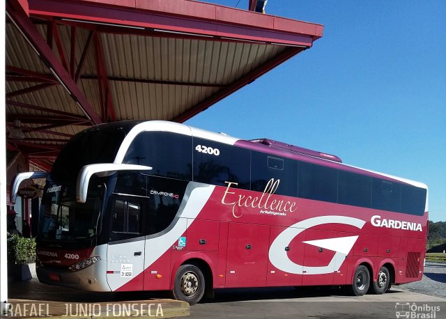 Expresso Gardenia 4200 na cidade de Perdões, Minas Gerais, Brasil, por RAFAEL  JUNIO FONSECA. Número da foto: #4259824.