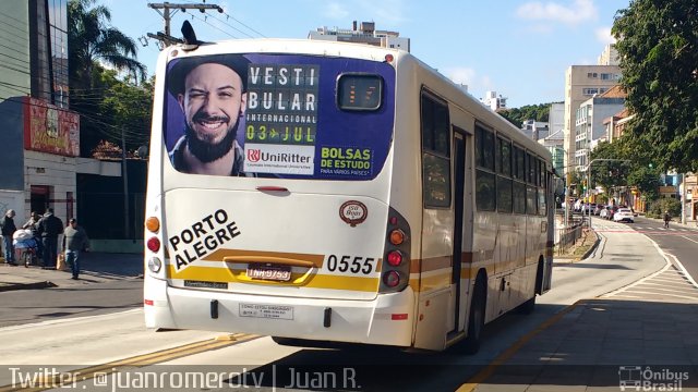 Companhia Carris Porto-Alegrense 0555 na cidade de Porto Alegre, Rio Grande do Sul, Brasil, por Juan Romero. Número da foto: #4259809.
