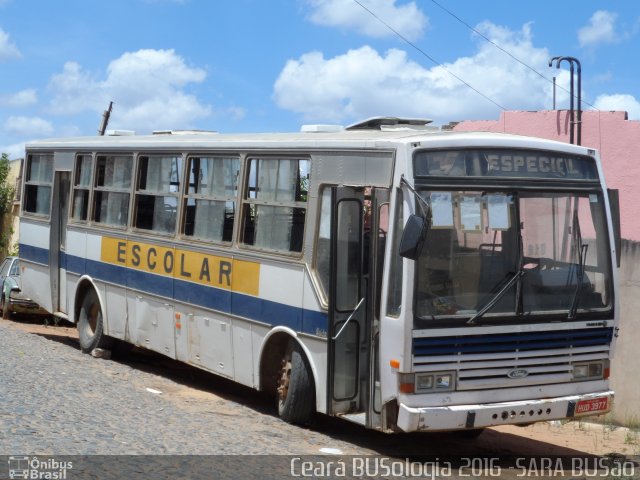 Escolares 3977 na cidade de Maranguape, Ceará, Brasil, por Antonio Roberto Alves da Silva. Número da foto: #4262080.