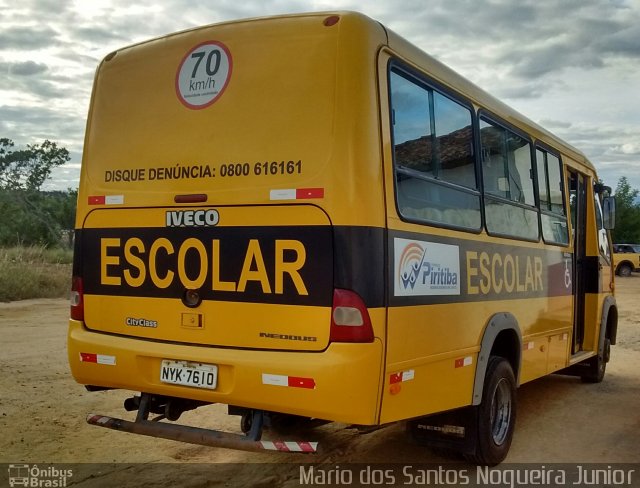Escolares 7610 na cidade de Piritiba, Bahia, Brasil, por Mario dos Santos Nogueira Junior. Número da foto: #4231227.