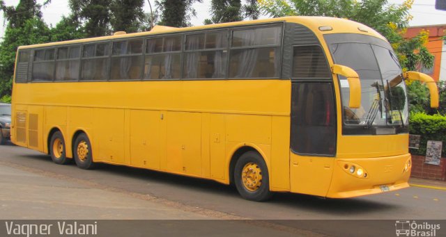 Ônibus Particulares  na cidade de Puerto Iguazú, Iguazú, Misiones, Argentina, por Vagner Valani. Número da foto: #4231791.
