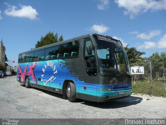 Paramount Coaches  na cidade de Valletta, Malta, por Donald Hudson. ID da foto: 4268593.