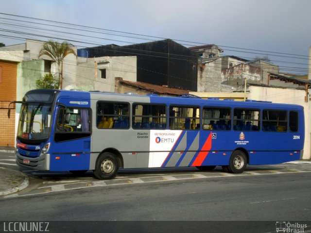 Viação Riacho Grande 2014 na cidade de São Bernardo do Campo, São Paulo, Brasil, por Luis Nunez. Número da foto: #4281558.