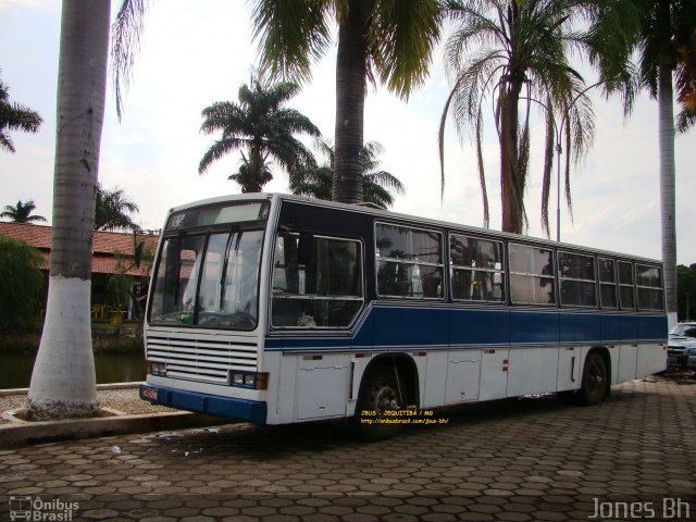 Ônibus Particulares KOJ6299 na cidade de Jequitibá, Minas Gerais, Brasil, por Jones Bh. Número da foto: #4233286.
