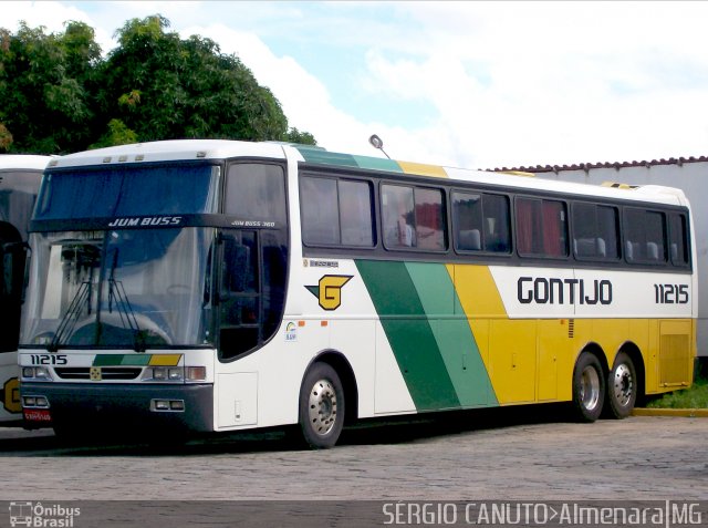 Empresa Gontijo de Transportes 11215 na cidade de Almenara, Minas Gerais, Brasil, por Sérgio Augusto Braga Canuto. ID da foto: 4242999.