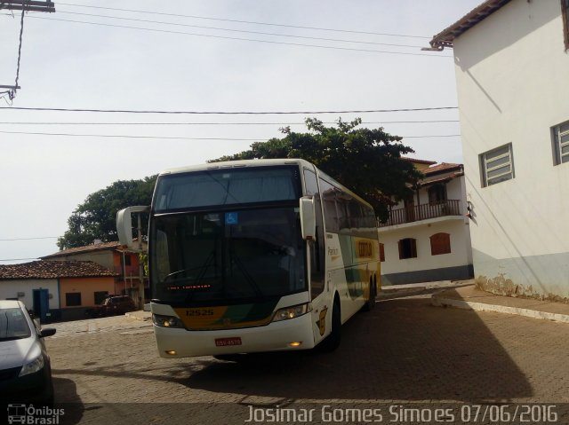 Empresa Gontijo de Transportes 12525 na cidade de Minas Novas, Minas Gerais, Brasil, por Josimar Gomes Simoes. Número da foto: #4243285.