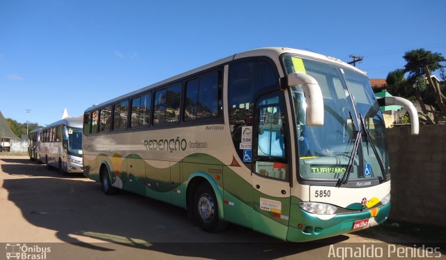 Redenção Turismo 5850 na cidade de Campos do Jordão, São Paulo, Brasil, por Agnaldo Penides. Número da foto: #4244594.