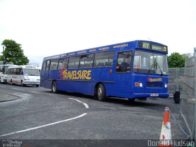 Travelsure Coaches na cidade de Berwick upon Tweed, Northumberland, Inglaterra, por Donald Hudson. Número da foto: #4243580.