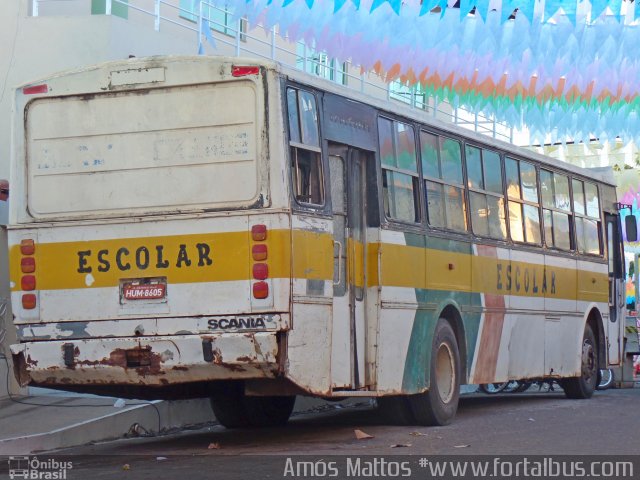 Ônibus Particulares 8605 na cidade de Jucás, Ceará, Brasil, por Amós  Mattos. Número da foto: #4311697.