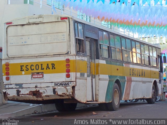 Ônibus Particulares 8605 na cidade de Jucás, Ceará, Brasil, por Amós  Mattos. ID da foto: 4311697.