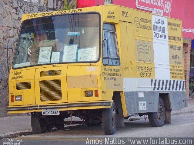 Ônibus Particulares CENTRO CULTURAL CHICO XAVIER na cidade de Fortaleza, Ceará, Brasil, por Amós  Mattos. Número da foto: #4311999.