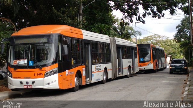 Viação Gato Preto 8 2415 na cidade de São Paulo, São Paulo, Brasil, por Alexandre Alves. ID da foto: 4310884.