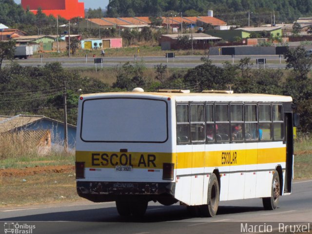 Escolares 3927 na cidade de Abadiânia, Goiás, Brasil, por Marcio  Bruxel. ID da foto: 4314440.