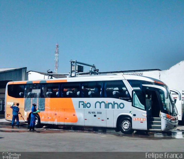 Transturismo Rio Minho RJ 166.058 na cidade de Niterói, Rio de Janeiro, Brasil, por Felipe França. ID da foto: 4317723.