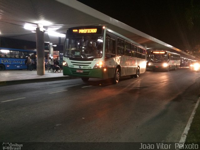 Jotur - Auto Ônibus e Turismo Josefense 1300 na cidade de Florianópolis, Santa Catarina, Brasil, por João Vitor  Peixoto. Número da foto: #4322244.