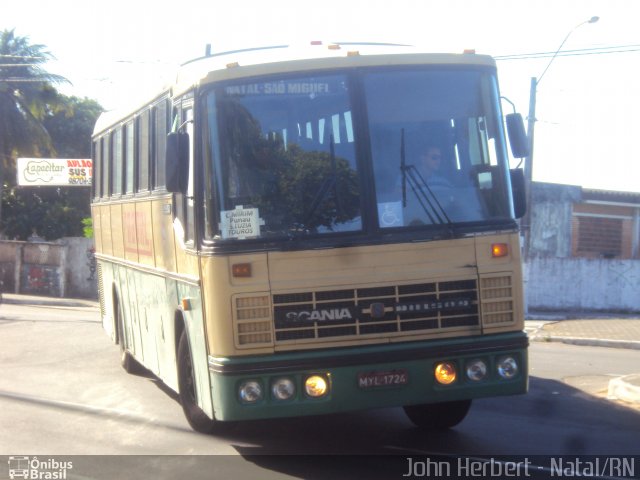 Expresso Cabral 119 na cidade de Natal, Rio Grande do Norte, Brasil, por John Herbert. Número da foto: #4323823.