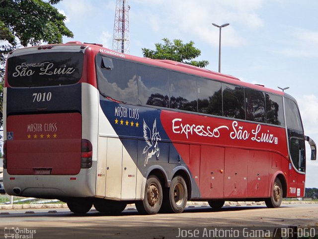 Expresso São Luiz 7010 na cidade de Gama, Distrito Federal, Brasil, por José Antônio Gama. ID da foto: 4327628.