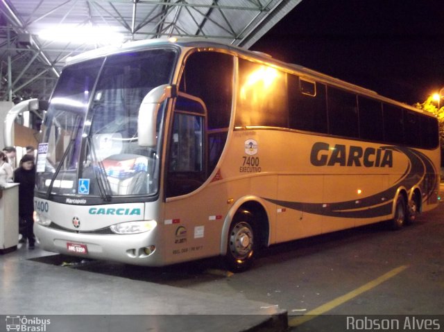 Viação Garcia 7400 na cidade de Paranavaí, Paraná, Brasil, por Robson Alves. ID da foto: 4329600.