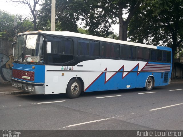 Ônibus Particulares KUJ5597 na cidade de Belo Horizonte, Minas Gerais, Brasil, por André Lourenço de Freitas. Número da foto: #4294377.