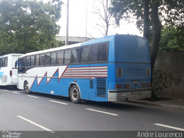 Ônibus Particulares KUJ5597 na cidade de Belo Horizonte, Minas Gerais, Brasil, por André Lourenço de Freitas. Número da foto: #4294380.