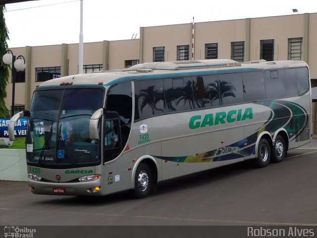 Viação Garcia 7420 na cidade de Londrina, Paraná, Brasil, por Robson Alves. Número da foto: #4333707.