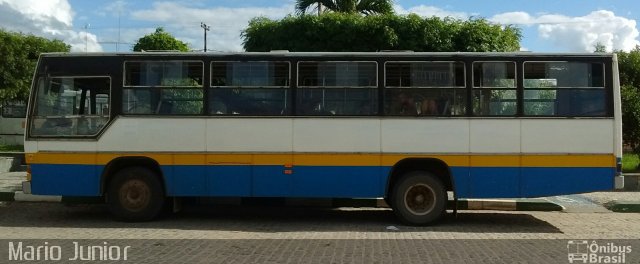 Ônibus Particulares 8734 na cidade de Crisópolis, Bahia, Brasil, por Mario Junior. ID da foto: 4333428.