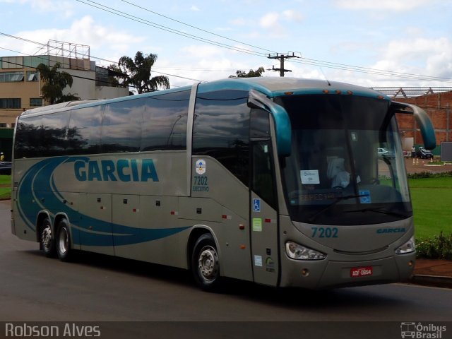 Viação Garcia 7202 na cidade de Londrina, Paraná, Brasil, por Robson Alves. ID da foto: 4336329.