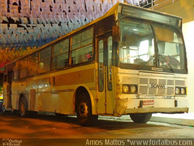 Ônibus Particulares 8605 na cidade de Jucás, Ceará, Brasil, por Amós  Mattos. Número da foto: #4339085.
