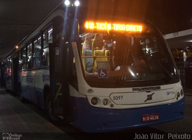 Insular Transportes Coletivos 5097 na cidade de Florianópolis, Santa Catarina, Brasil, por João Vitor  Peixoto. Número da foto: #4340435.