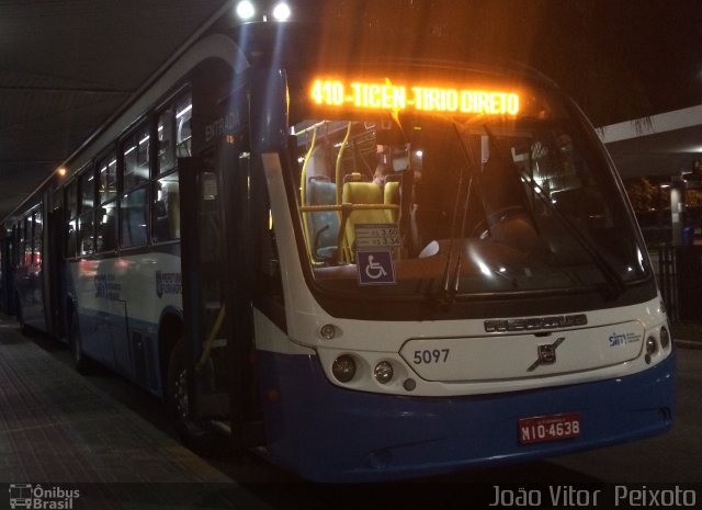 Insular Transportes Coletivos 5097 na cidade de Florianópolis, Santa Catarina, Brasil, por João Vitor  Peixoto. ID da foto: 4340435.