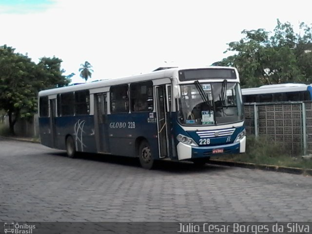 Transportadora Globo 228 na cidade de Olinda, Pernambuco, Brasil, por Júlio César Borges da Silva. Número da foto: #4339858.