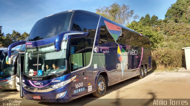 Nova América Turismo 1600 na cidade de Campos do Jordão, São Paulo, Brasil, por Atilio Torres. Número da foto: #4345298.