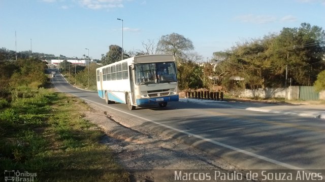 Ônibus Particulares 9575 na cidade de Divinópolis, Minas Gerais, Brasil, por Marcos Paulo de Souza Alves. ID da foto: 4345985.