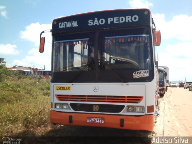 Ônibus Particulares  na cidade de Salinópolis, Pará, Brasil, por Adelso Silva Luis Doidinho. Número da foto: #4346003.